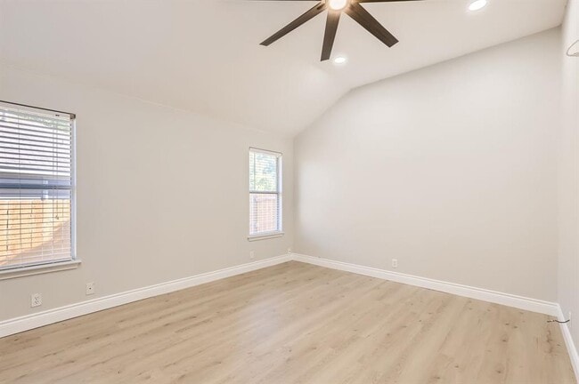 Building Photo - 201 Orchard Way