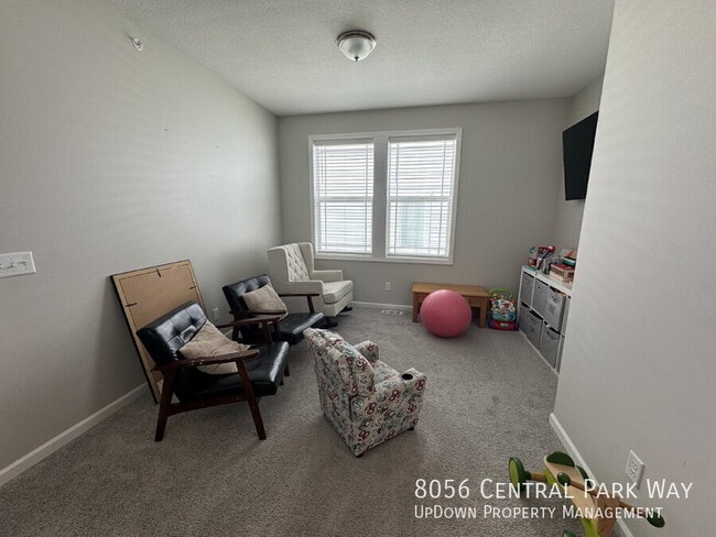 Building Photo - 8056 Central Park Way