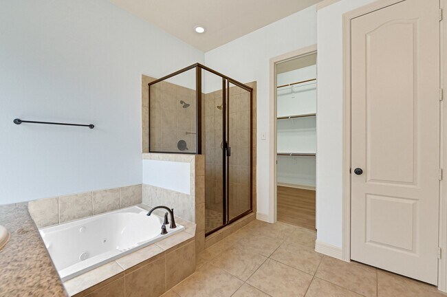 Building Photo - 2702 Ember Pass Ln