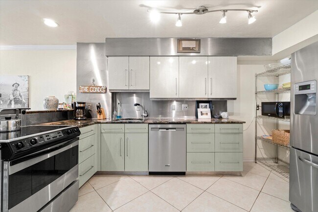 Building Photo - 3385 Coastal Hwy