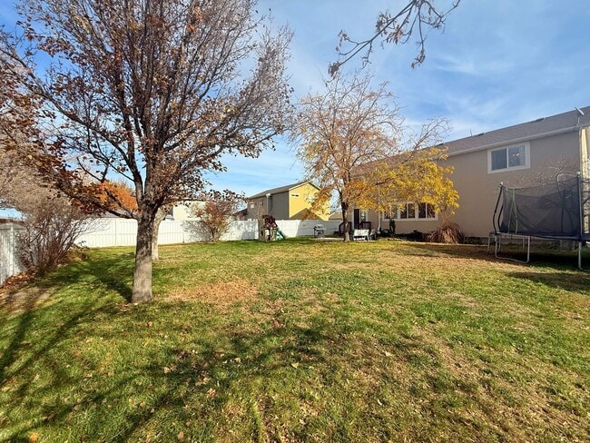 Building Photo - Beautiful 5-Bedroom Home in Saratoga Springs, UT