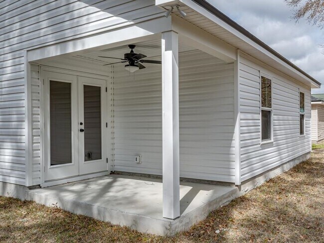 Building Photo - 3-Bedroom Coming Soon in May!