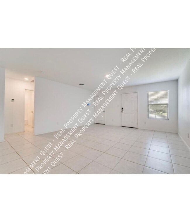 Building Photo - 2525 Russell St