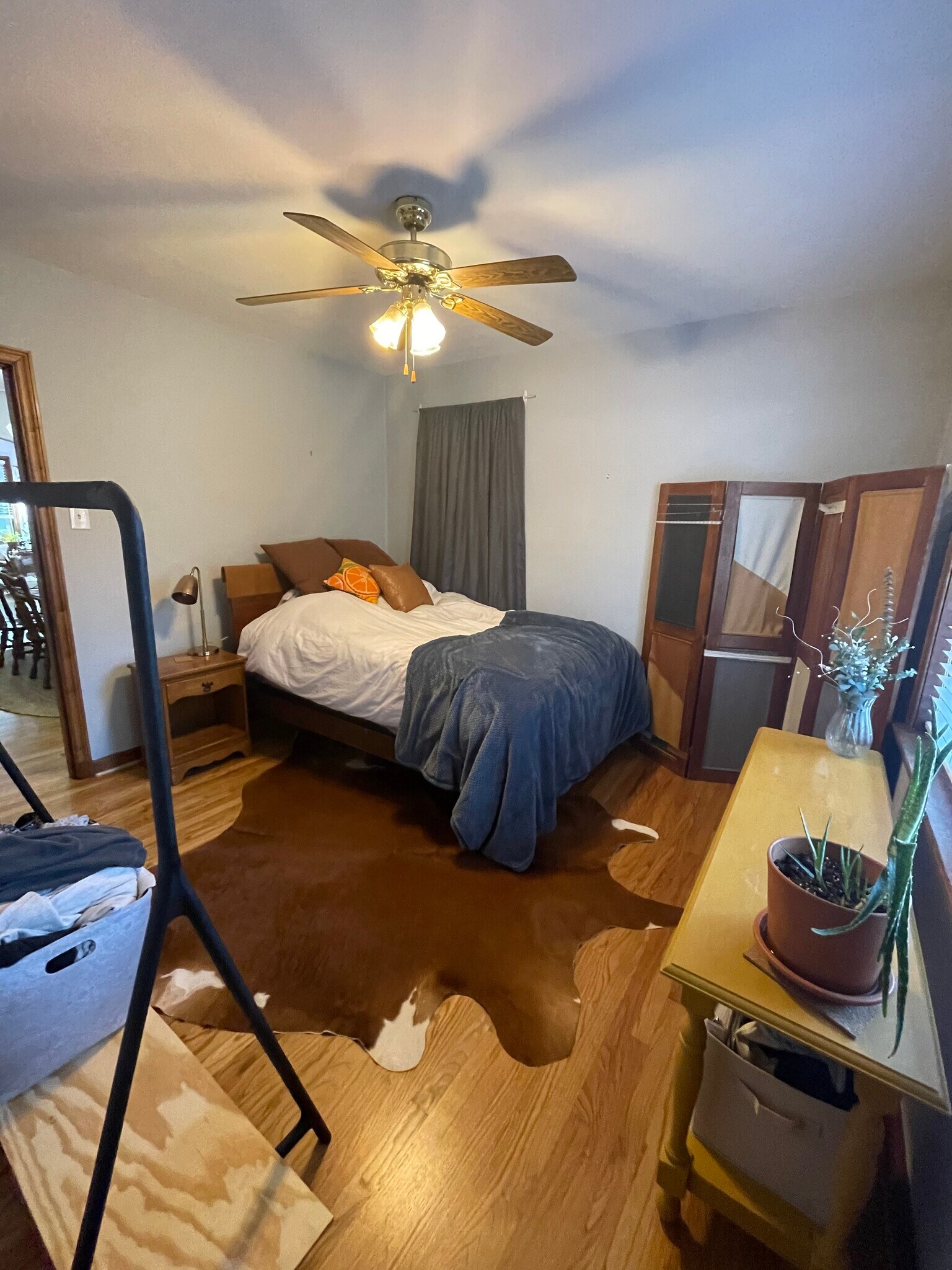 Bedroom 2 - 5129 Eichelberger St