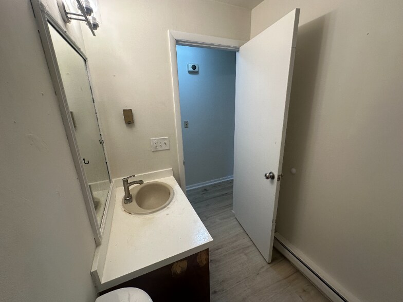 Building Photo - 5388 Chapmans Rd