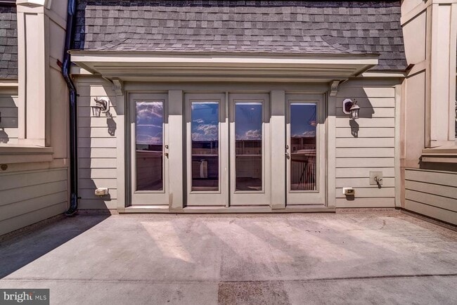 Building Photo - 705 River Mist Dr