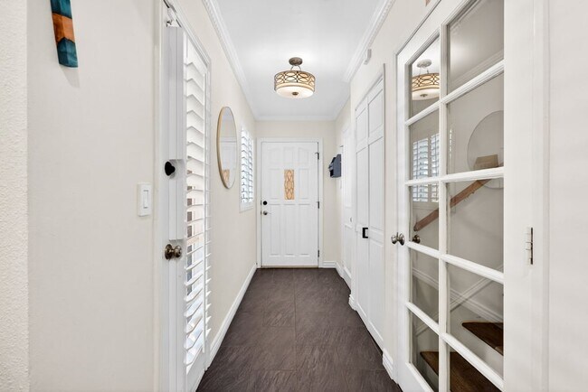 Building Photo - 6257 Bluebell Ave