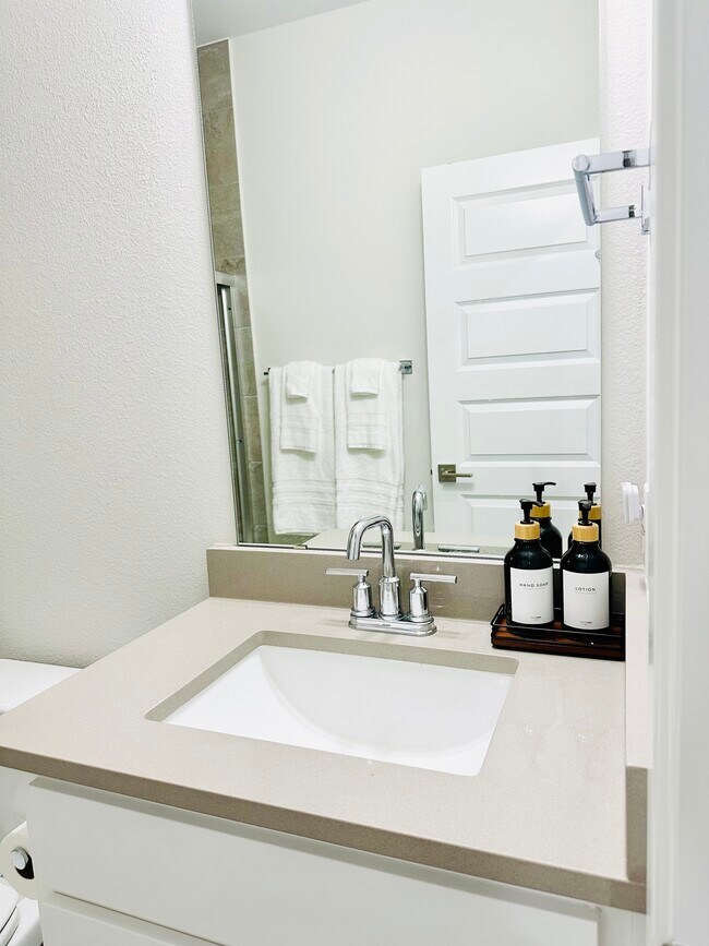 Building Photo - 512 Secretariat Dr