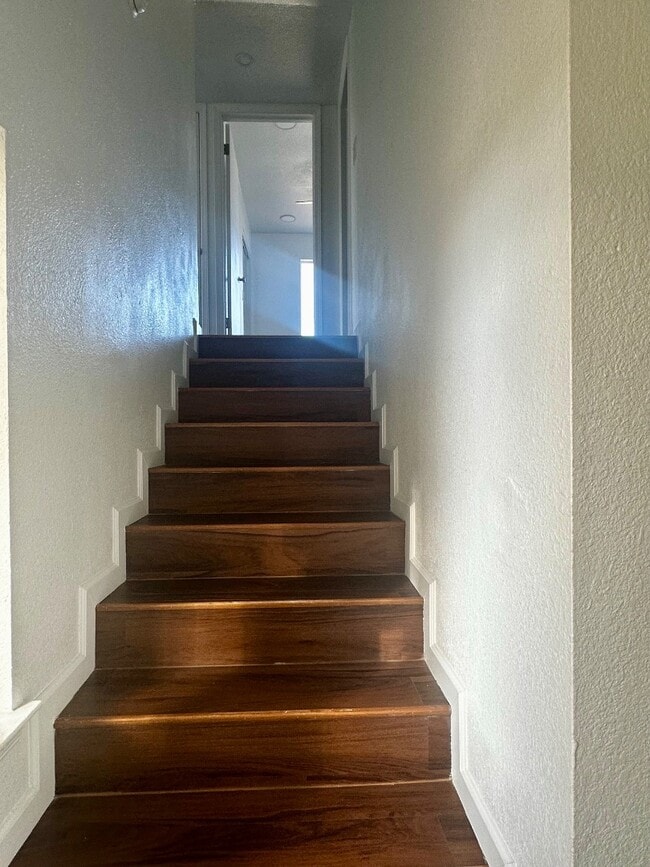 Building Photo - 704 Espolon Dr