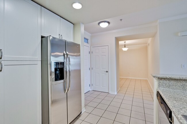 Building Photo - Large Santa Clara 1 Bedroom Condo in River...