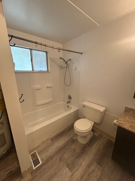 Bathroom (1) - 817 W Sage St