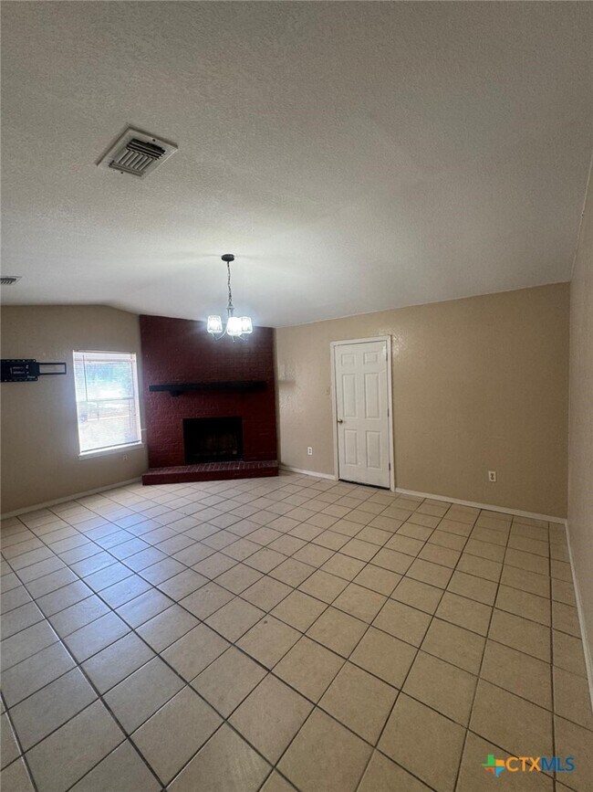 Building Photo - 213 Blanket Dr
