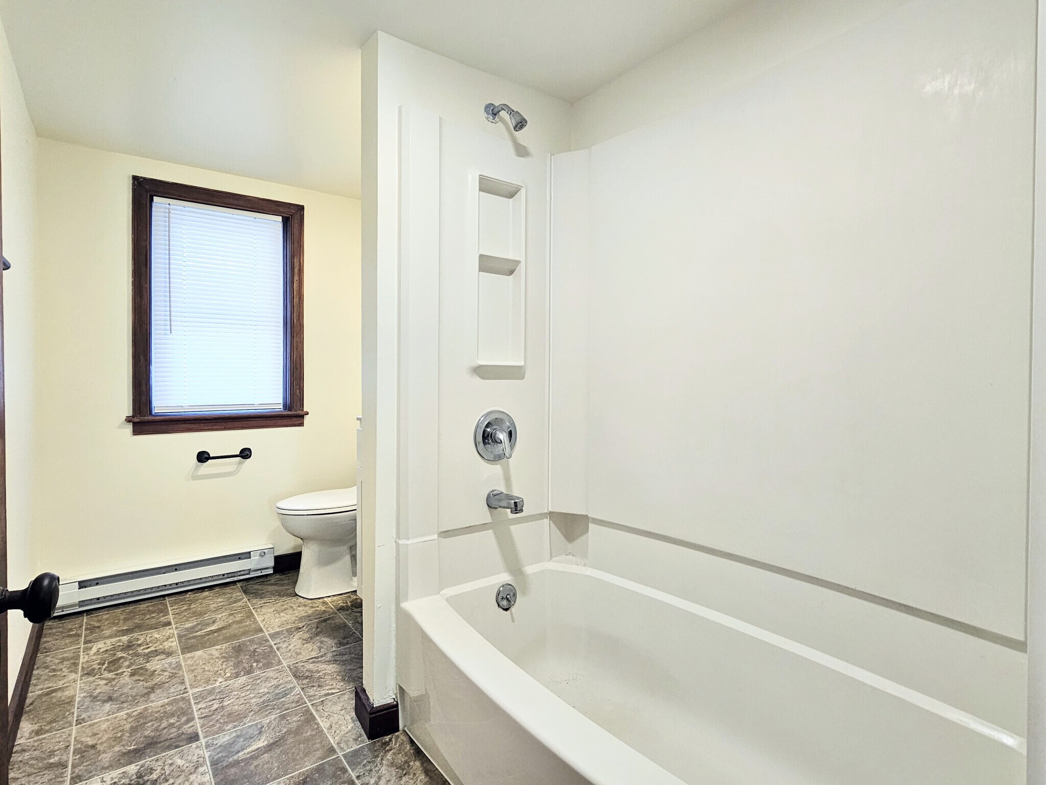 Building Photo - 225 Arch St