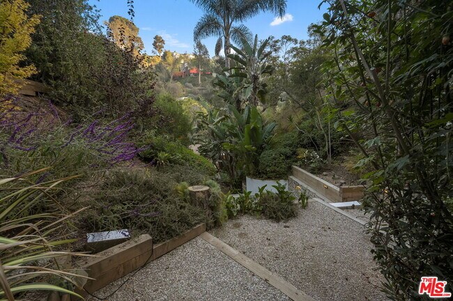 Building Photo - 2319 Outpost Dr