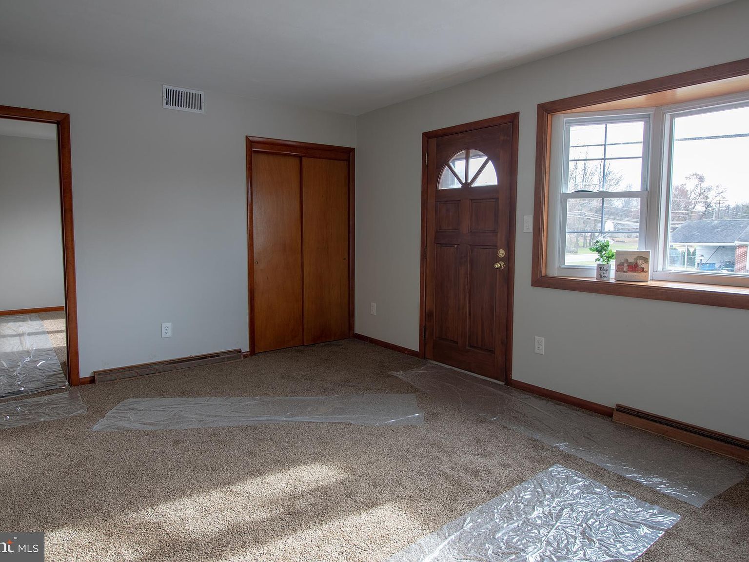Building Photo - 6301 Salem Park Cir