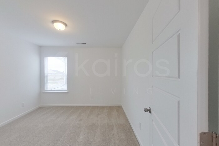 Building Photo - 107 Silver Maple Ln