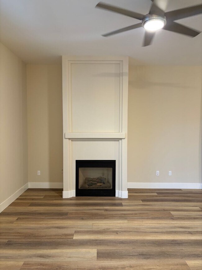 Building Photo - 624 Jasmine Parke Dr