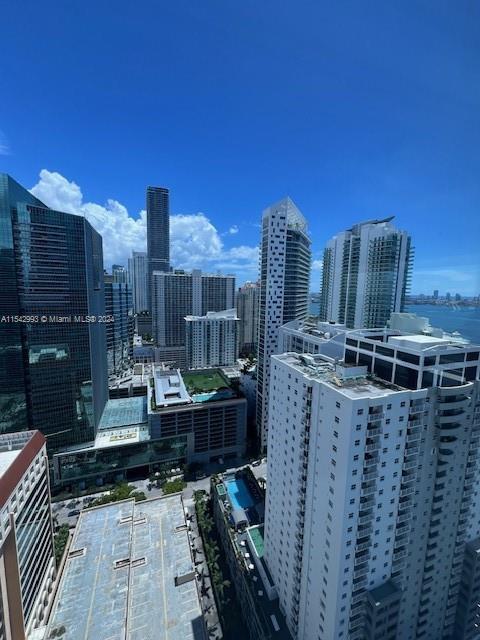 Building Photo - 1435 Brickell Ave