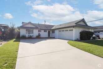 Building Photo - Beautifully Remodeled 3 Bedroom, 2 Bathroo...