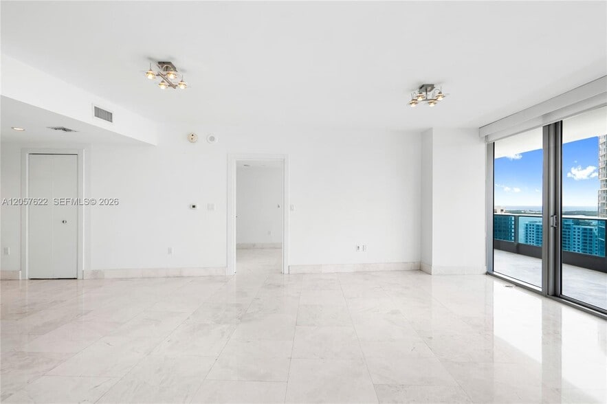 Building Photo - 200 Biscayne Boulevard Way