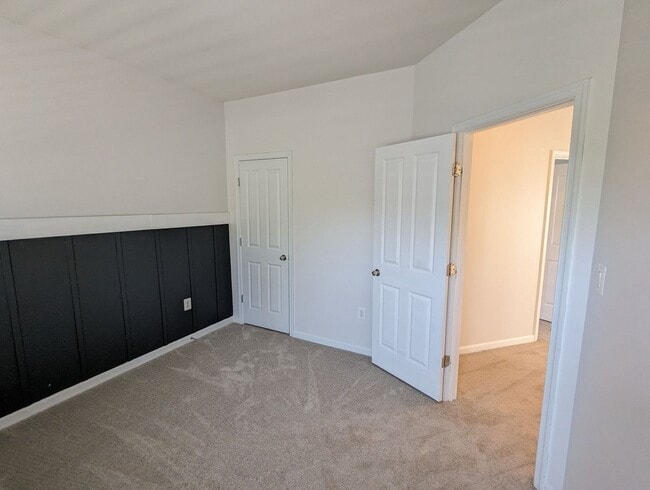 Building Photo - Impeccably maintained SFH in Clarksburg re...