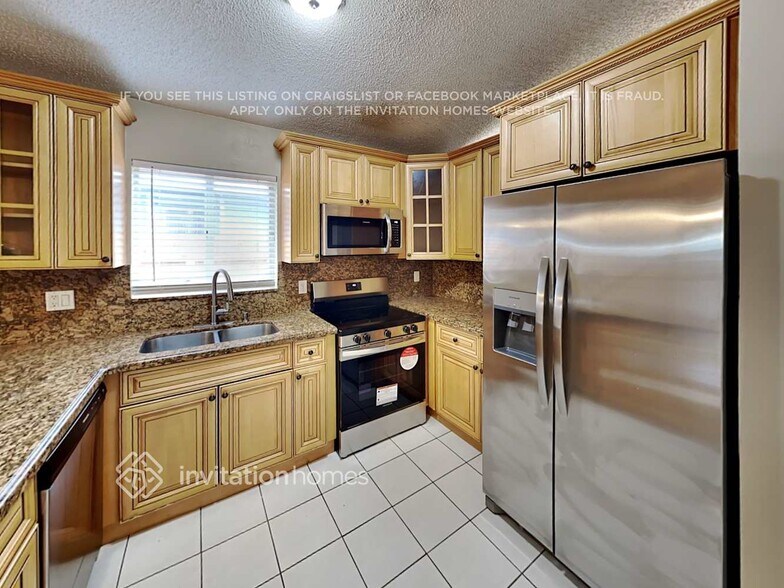 Building Photo - 3261 W 70th Terrace