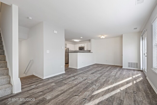Building Photo - 431 Chopin Ct