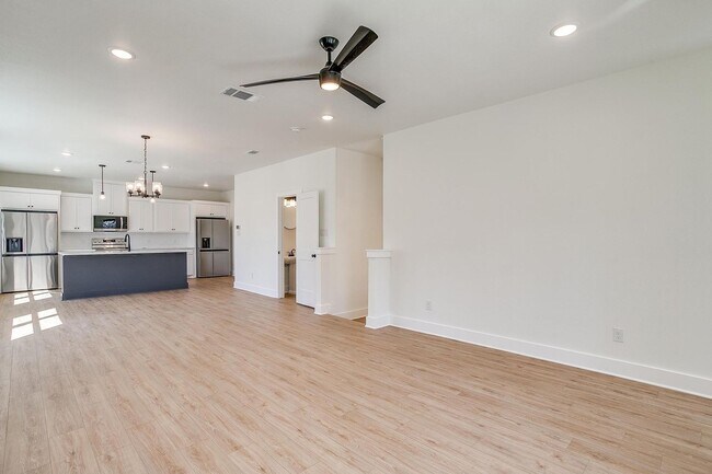 Building Photo - 2333 Benbrook Blvd