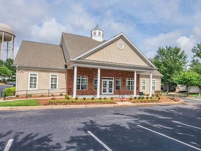 Building Photo - 2120 Highland Gate Dr