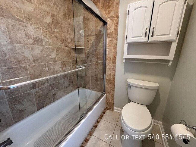 Building Photo - 136 Grimes St