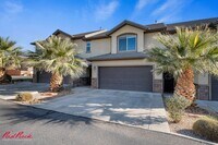 Building Photo - Charming 3 Bedroom Townhome