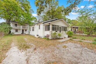 Building Photo - Newly Renovated 3 Bedroom Home with Screened Porch