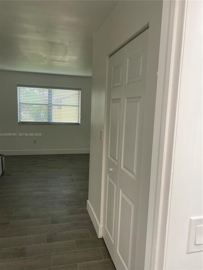 Building Photo - 15550 SW 80th St