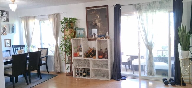 Building Photo - 1437 Robin Ln