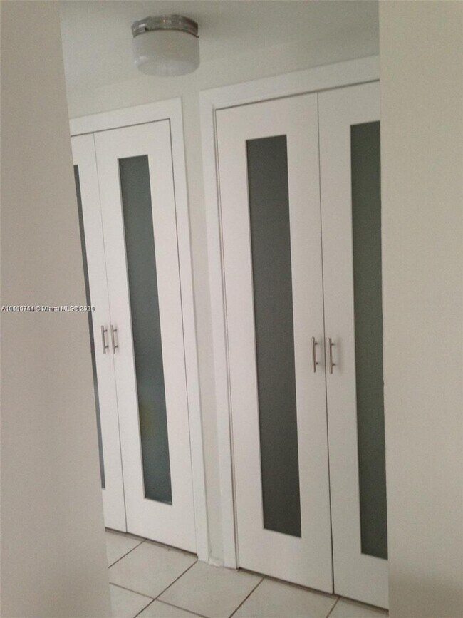 Building Photo - 9241 Collins Ave