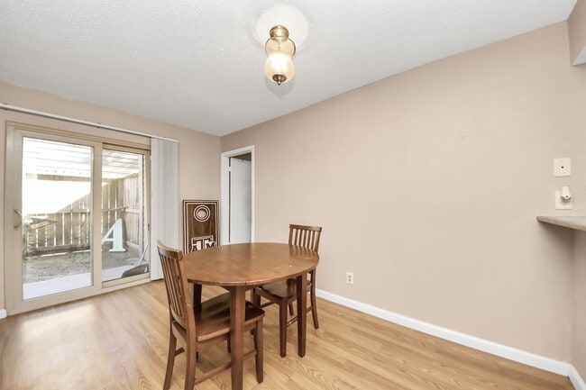 Building Photo - 10555 Turtlewood Ct