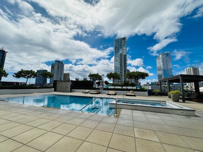 Building Photo - 1 Bedroom, 1 Bathroom, 1 Parking with Den ...