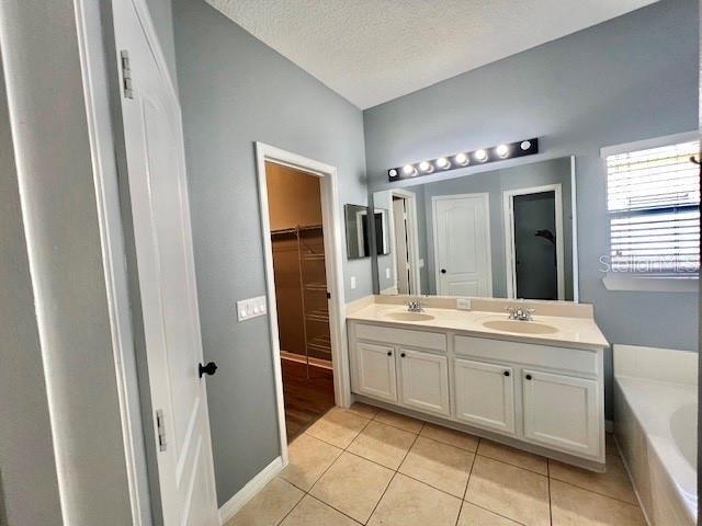 Building Photo - 3814 Siskin Dr