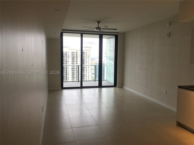 Building Photo - 1010 Brickell Ave