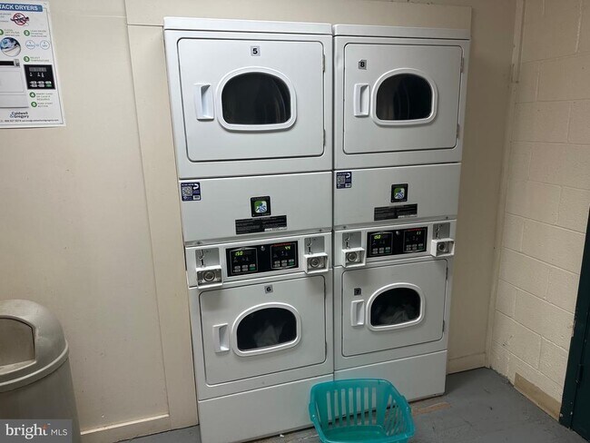 Building Photo - 5911 Prince James Dr