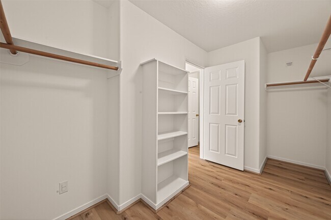 Building Photo - 14819 Appaloosa Ave