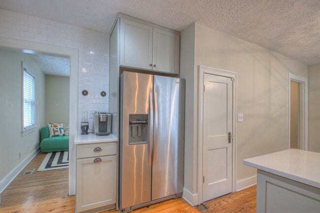 Building Photo - 1609A Cahal Ave