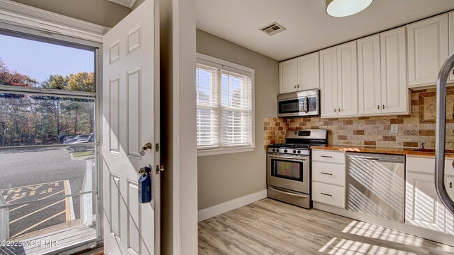 Building Photo - 60 County Rd