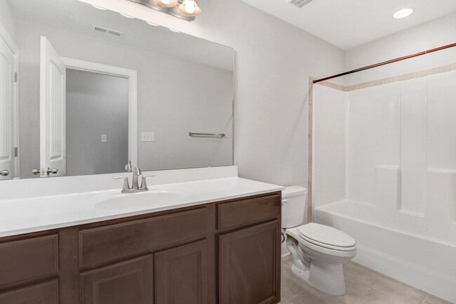 Building Photo - SPACIOUS 3000+ Sq Ft 2-Story Home in Sprin...