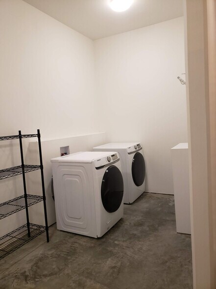 Building Photo - 42 Prairie Ln