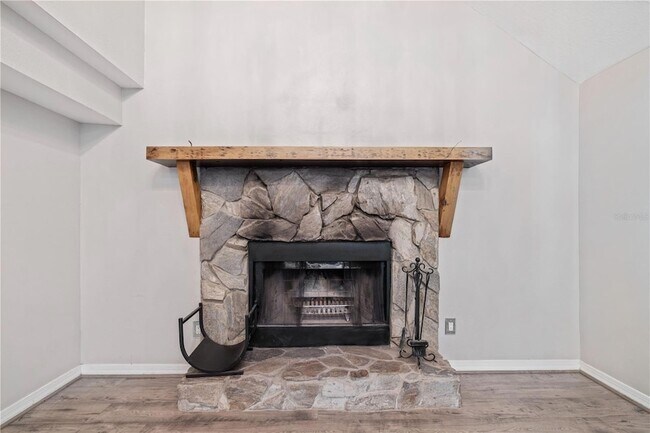 Building Photo - 6001 S Himes Ave