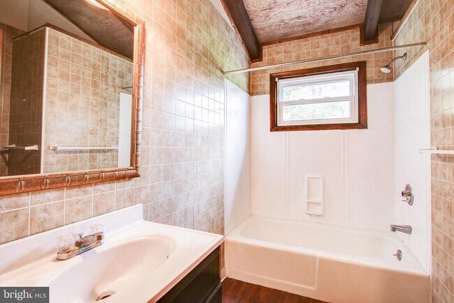 Building Photo - 8297 Squires Ln
