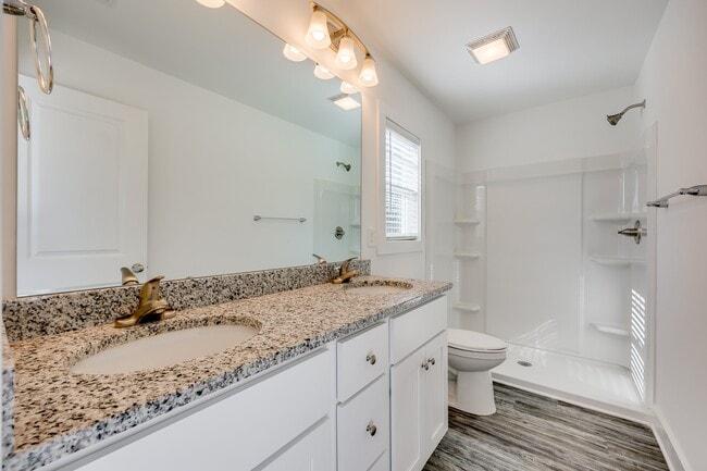 Building Photo - 913 W Virginia Ave