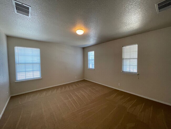 Building Photo - BEAUTIFUL 4 BR W/ MASTER DOWN*HARDWOOD FLOORING IN DINING/ENTRY, LIVING ROOM, MASTER BR AND MASTE...