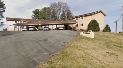 Building Photo - Top of the Town